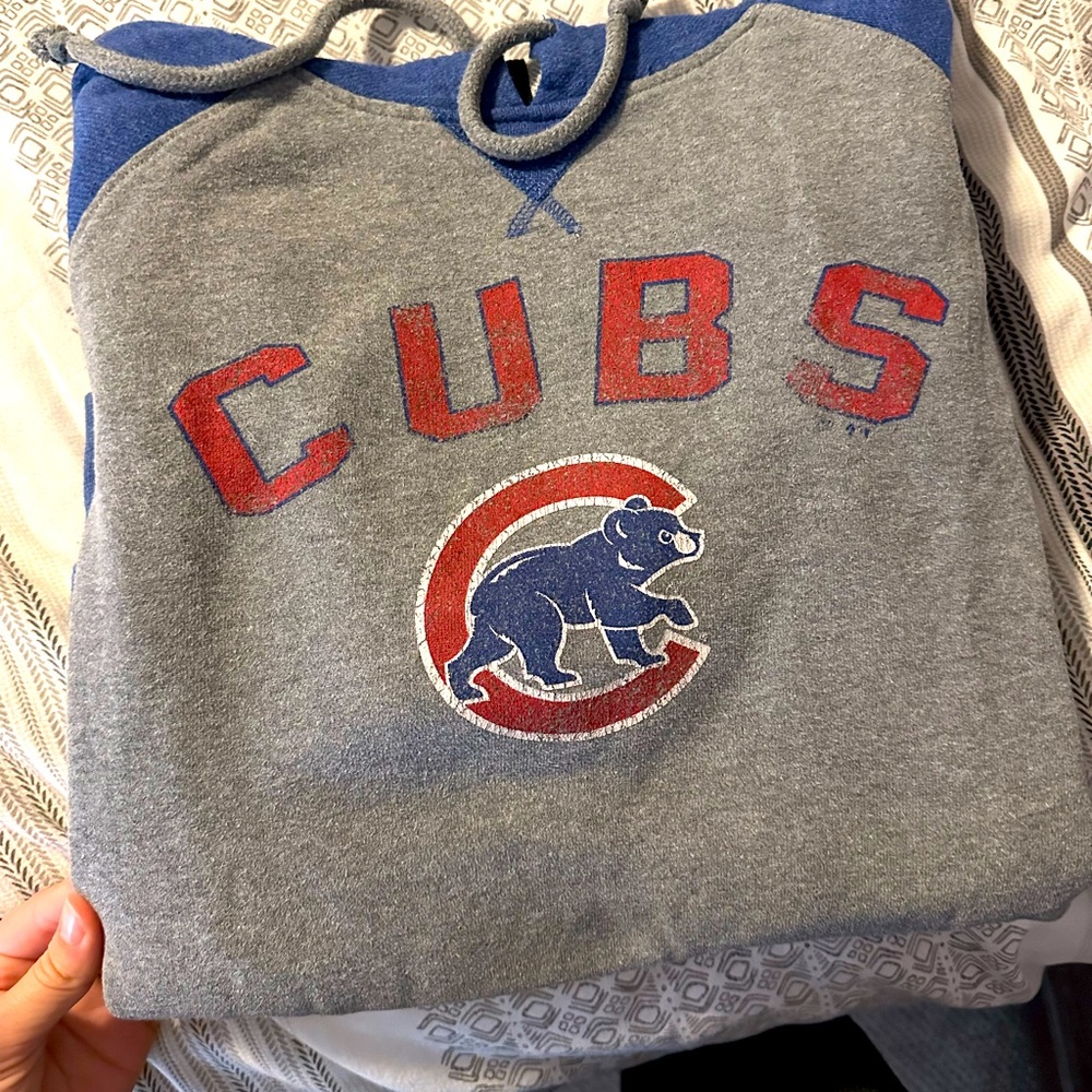 Chicago Cubs sweatshirt